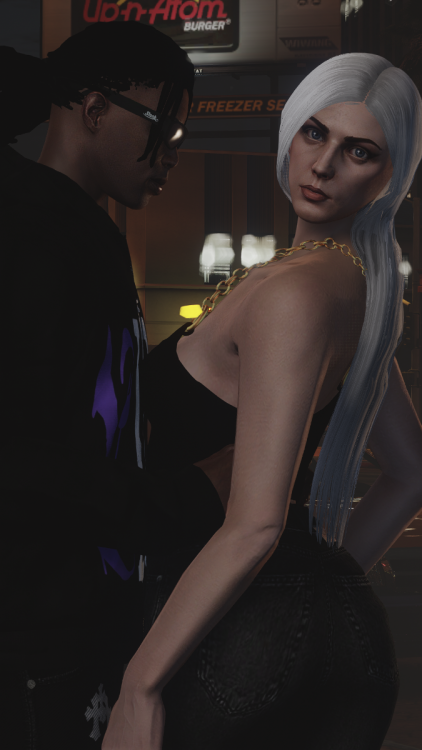 royal.thumb.png.3369281f4bf754d8804ada9383f53e68.png