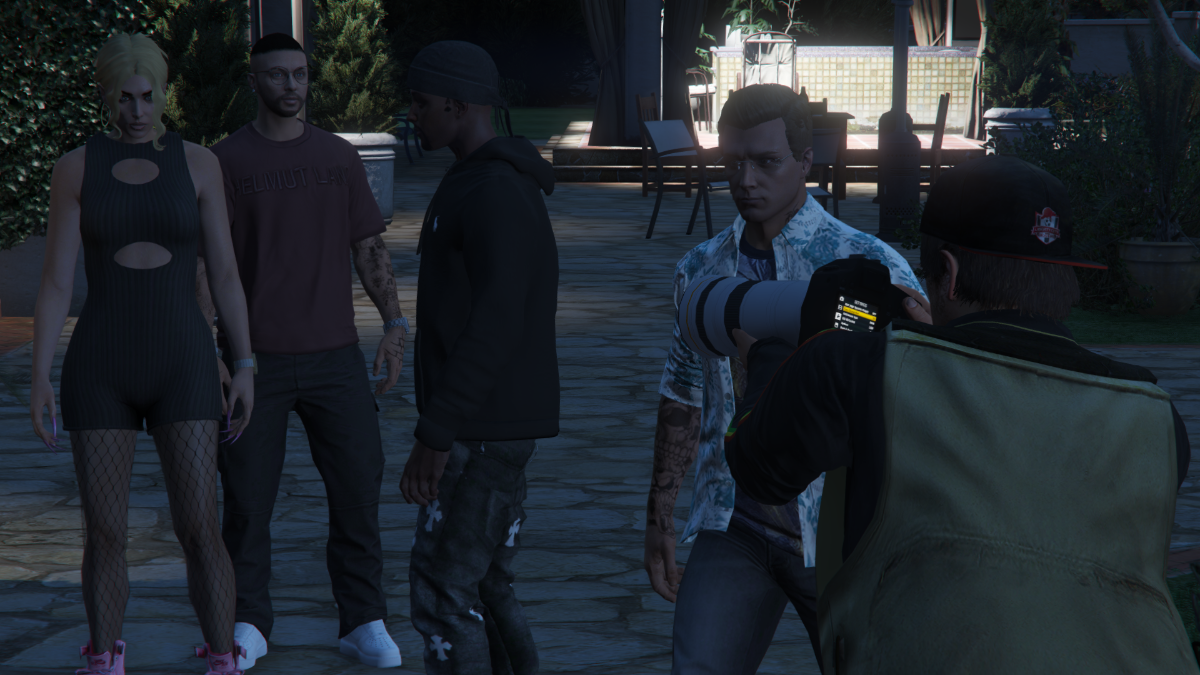 paparazzi5.png.302bfaeb8a3df9592b3b8ed35c79e2f5.png