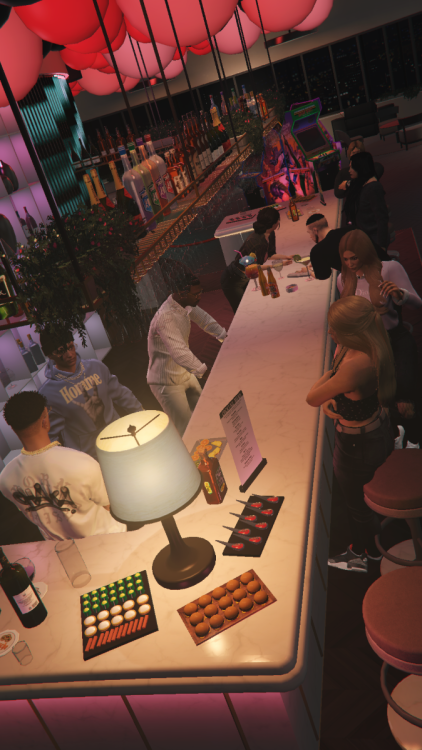 discoparty.thumb.png.a45e9e43cf81a1b6c2e2c97d47061e58.png